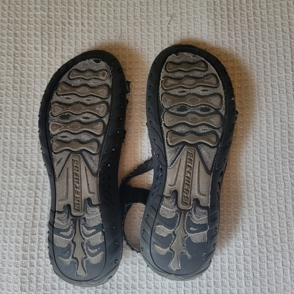 Skechers Black and White Sandals - Picture 4 of 8